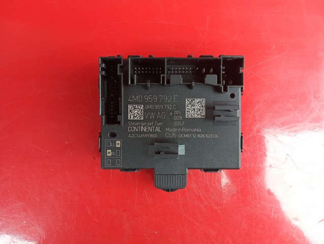 4M0959792E Блок комфорта передней двери купить Каменское