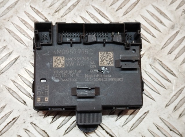 Блок комфорта задней двери 4M0959795D VAG