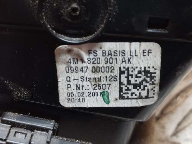 VAG 4M1820901AK6PS Решетка вентиляции салона на "торпедо" левая в наличии Житомир