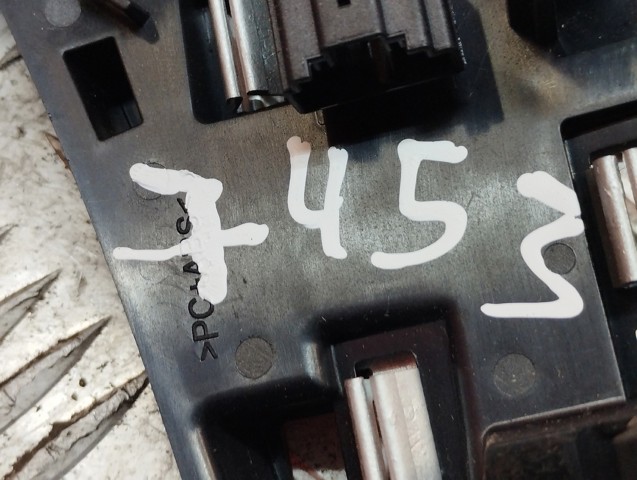 4M1820901AK6PS VAG Решетка вентиляции салона на "торпедо" левая купить в Запорожье