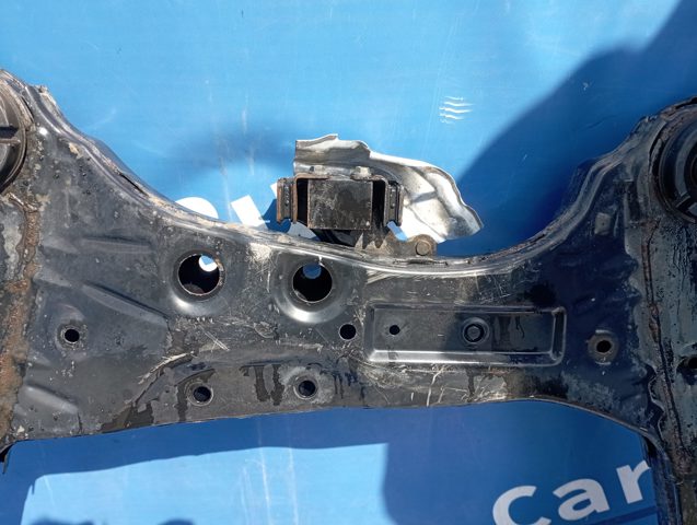 Поперечина передней подвески 511000E071 TOYOTA