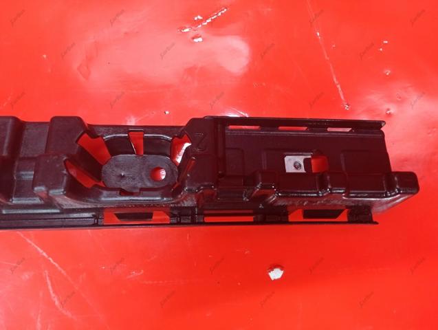 51127239884 BMW Кронштейн бампера заднего правый купить в Ужгород