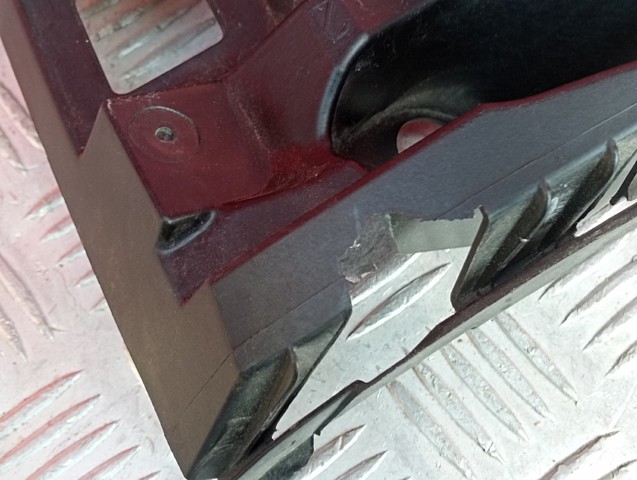 51128069246 BMW Кронштейн бампера заднего правый купить в Сумы