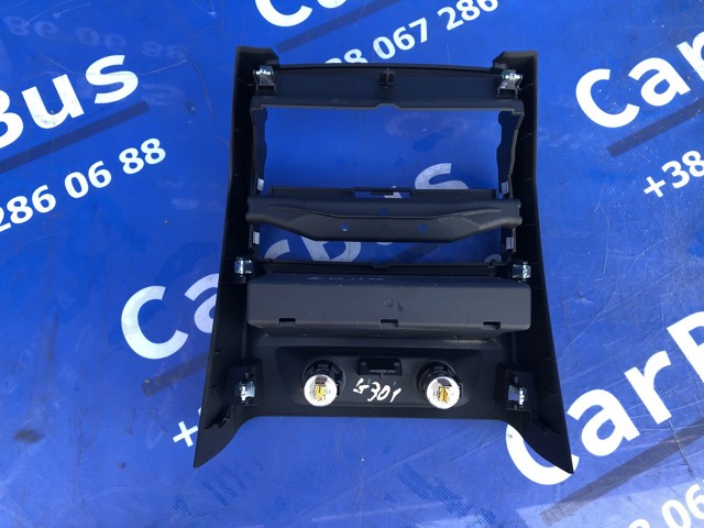 51166833803 BMW Накладка декоративная центральной консоли купить в Черновцы