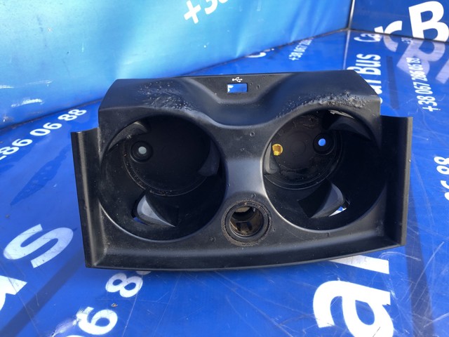 Подстаканник подлокотника центральной консоли 51166833813 BMW