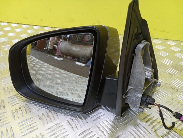 Правое боковое зеркало 51167282738 BMW