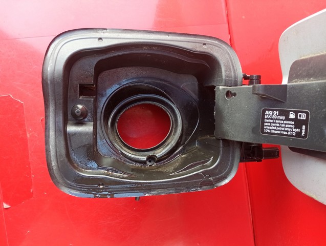 51177297904 BMW Корпус заливной горловины топливного бака купить в Каменское