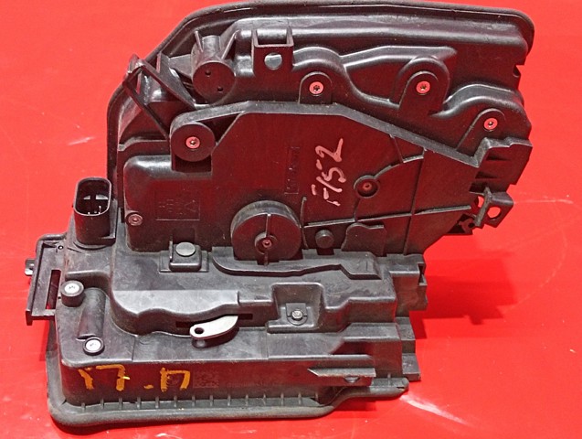 Дверной замок передний правый 51217281936 BMW