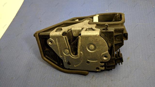 Замок задней двери, левой 51227202147 BMW