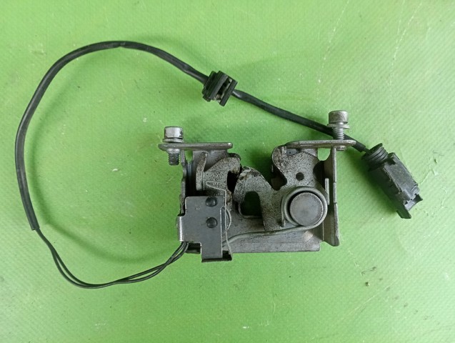 Замок капота, правый 51237308068 BMW