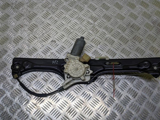 Стеклоподъемник задней левой двери 51357166381 BMW