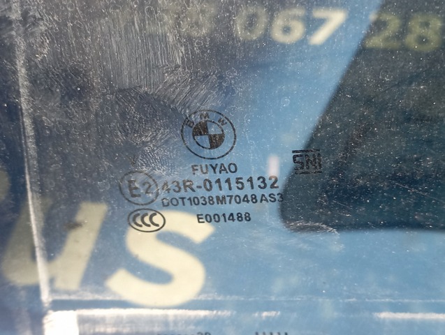 Стекло задней двери, левой 51357444659 BMW
