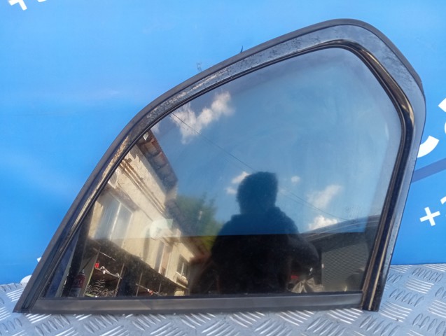 Стекло багажного отсека, левое 51377207881 BMW