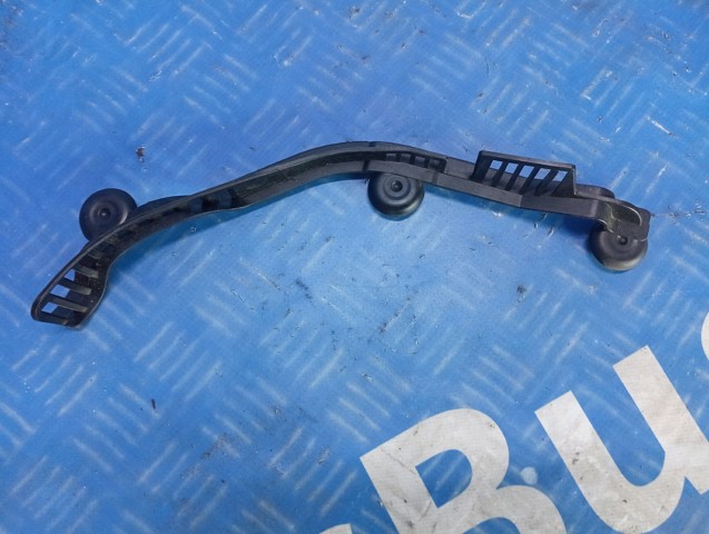 BMW 51717402082 Уплотнитель капота в наличии Кривой Рог