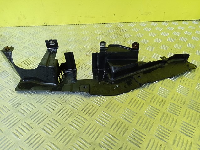 Защитный кожух рулевого механизма 51757160240 BMW