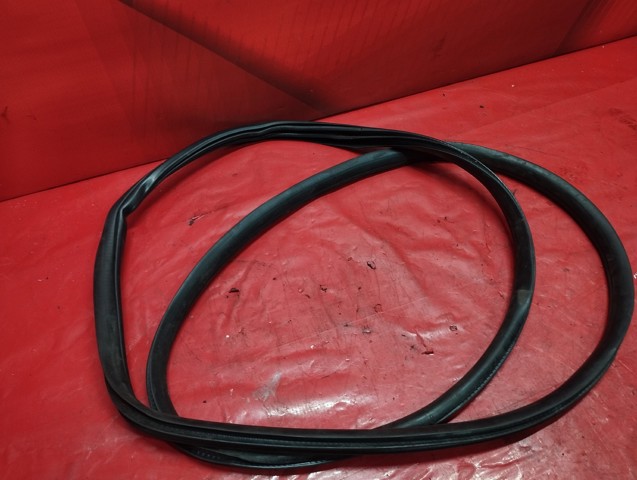 51767301846 BMW Уплотнитель двери передней левой (на двери) купить в Павлоград