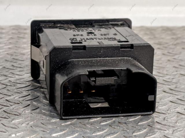 VAG 5P0919237C Замок отключения (деактивации) подушки безопастности пассажира в наличии Сумы
