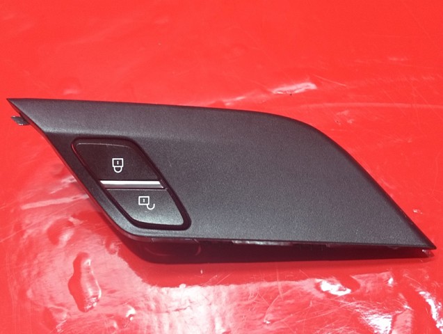 Кнопка блокировки дверей 61316801352 BMW