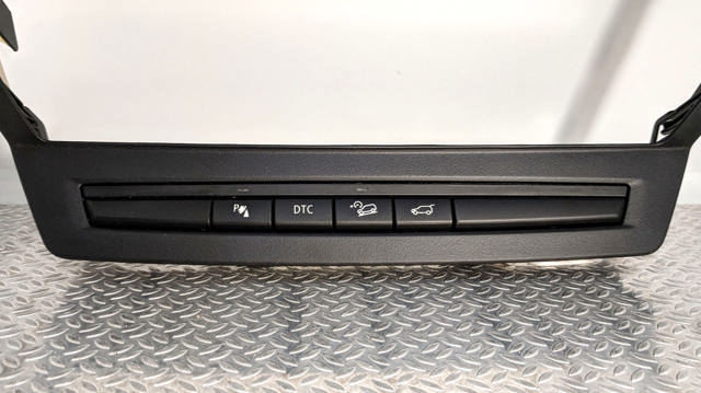 61316972780 BMW Блок кнопок центральной консоли купить в Ужгород