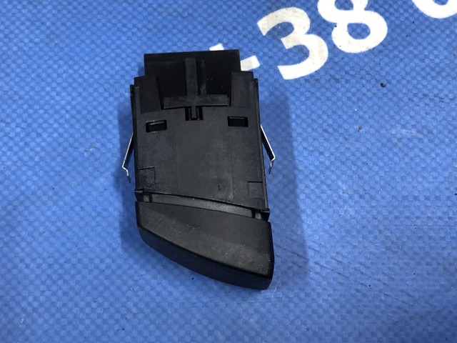 Кнопка аварийной сигнализации 61319317218 BMW