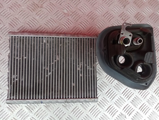 Радиатор отопителя салона 64119496918 BMW