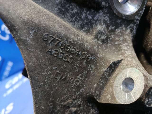 Кулак поворотный правый 6770984 BMW