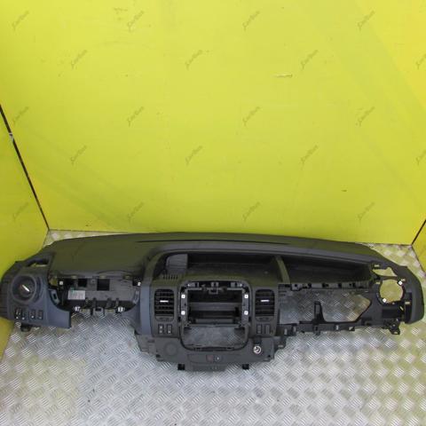 Передняя панель 681004777R RENAULT