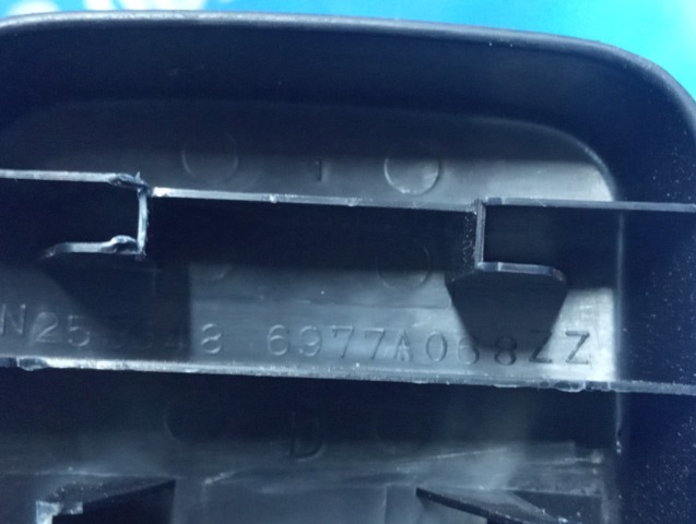6977A068 Заглушка крепления переднего сиденья купить Черновцы