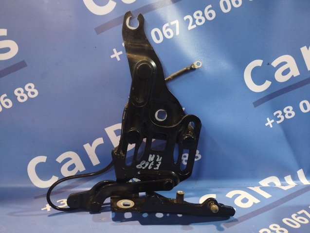 Шарнир капота правый 7148348 BMW