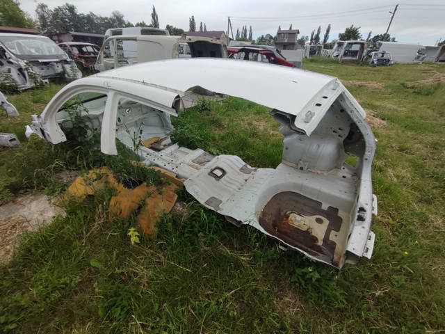 Крыло правое заднее 71504Q4C00 HYUNDAI