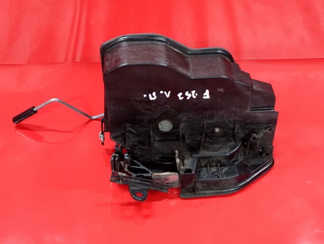 Запор кабины 7318423 BMW