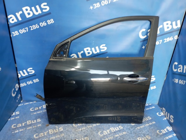 Водительская дверь 760032Y000 HYUNDAI