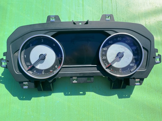 760920971 VAG Приборная доска (щиток приборов) купить в Запорожье