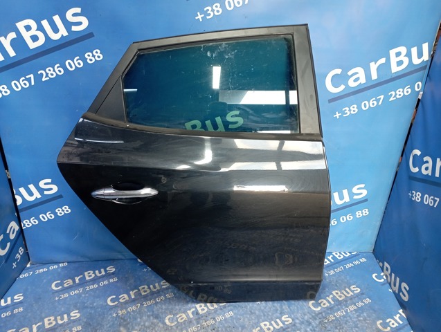 Задняя правая дверь 770042Y000 HYUNDAI