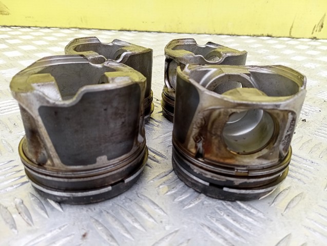 RENAULT 7701477817 Поршень на 1 цилиндр в наличии Хмельницкий