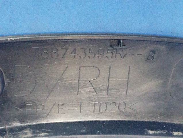 RENAULT 788743595R Расширитель (накладка) арки заднего крыла правый в наличии Черновцы