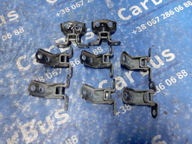 Петля двери передней правой 793202B010 HYUNDAI