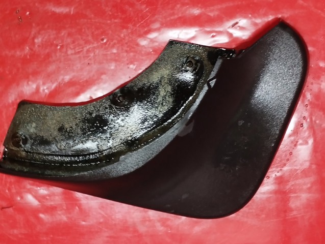 Комплект передних брызговиков 7L0075111 VAG