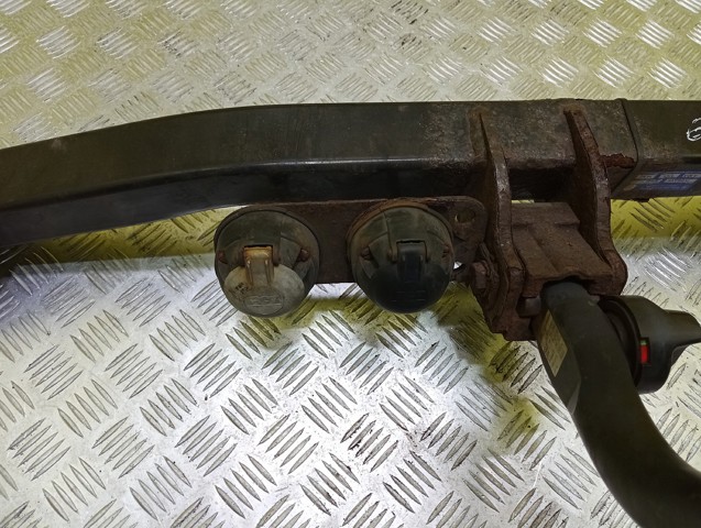 7L0092155A VAG Фаркоп купить в Павлоград