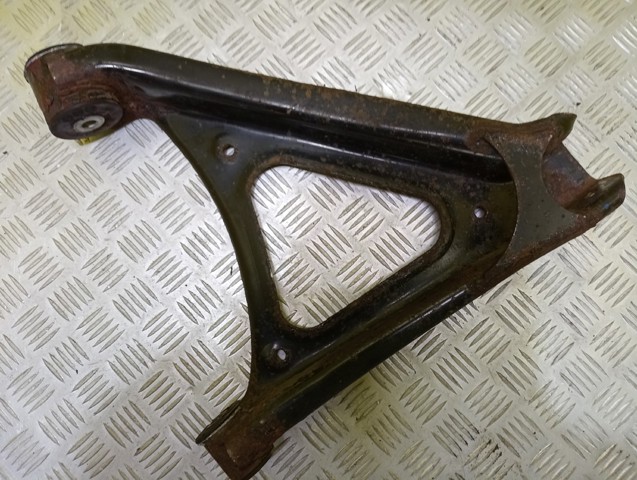 Рычаг задней подвески нижний, правый 7L0505312B VAG