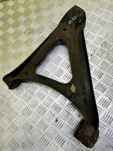Рычаг задней подвески нижний, правый 7L0505352A VAG