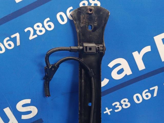 VAG 7L0805799D Кронштейн замка капота в наличии Ирпень