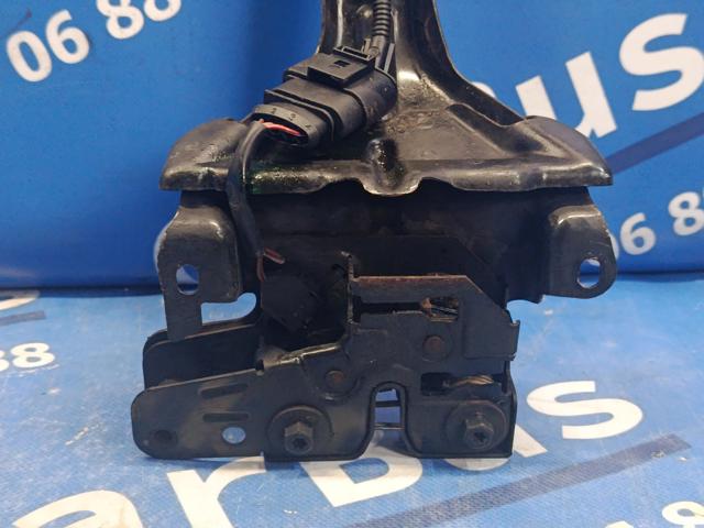 7L0805799D Кронштейн замка капота купить Винница