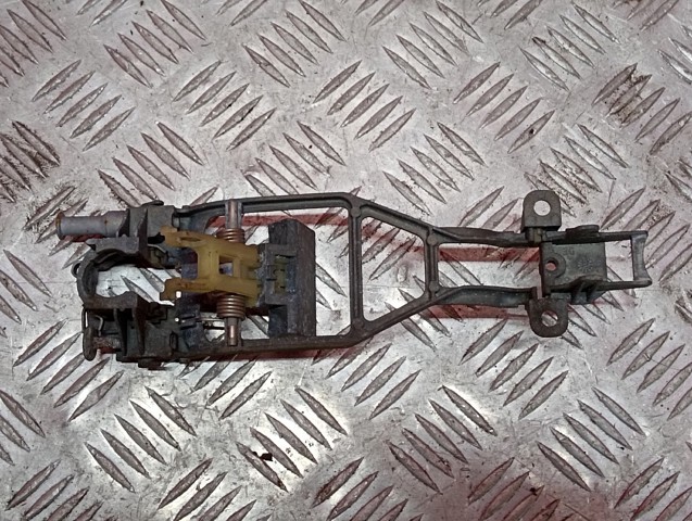 Держатель наружной ручки двери, задней левой 7L0839885A VAG