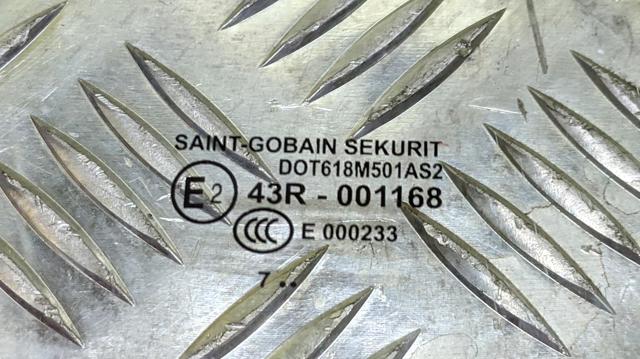 VAG 7L0845202 Стекло двери передней правой в наличии Николаев