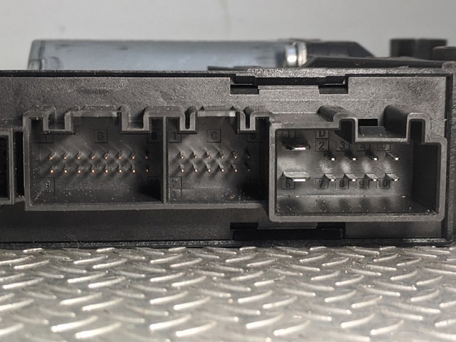 7L0959704D VAG Мотор стеклоподъемника двери задней правой купить в Винница