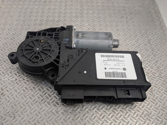 Мотор стеклоподъемника двери задней, правой 7L0959704D VAG