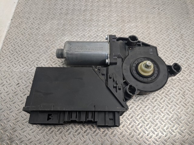 7L0959794A VAG Мотор стеклоподъемника двери задней правой купить в Павлоград