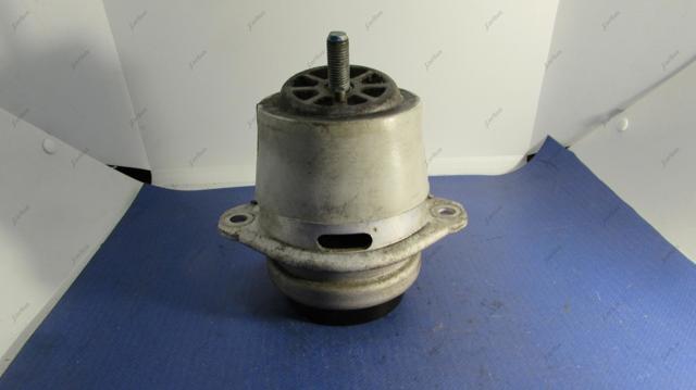 Опора двигателя, левая/правая 7L6199131 VAG