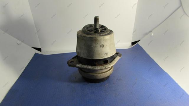 Подушка (опора) двигателя, левая/правая 7L6199131C VAG